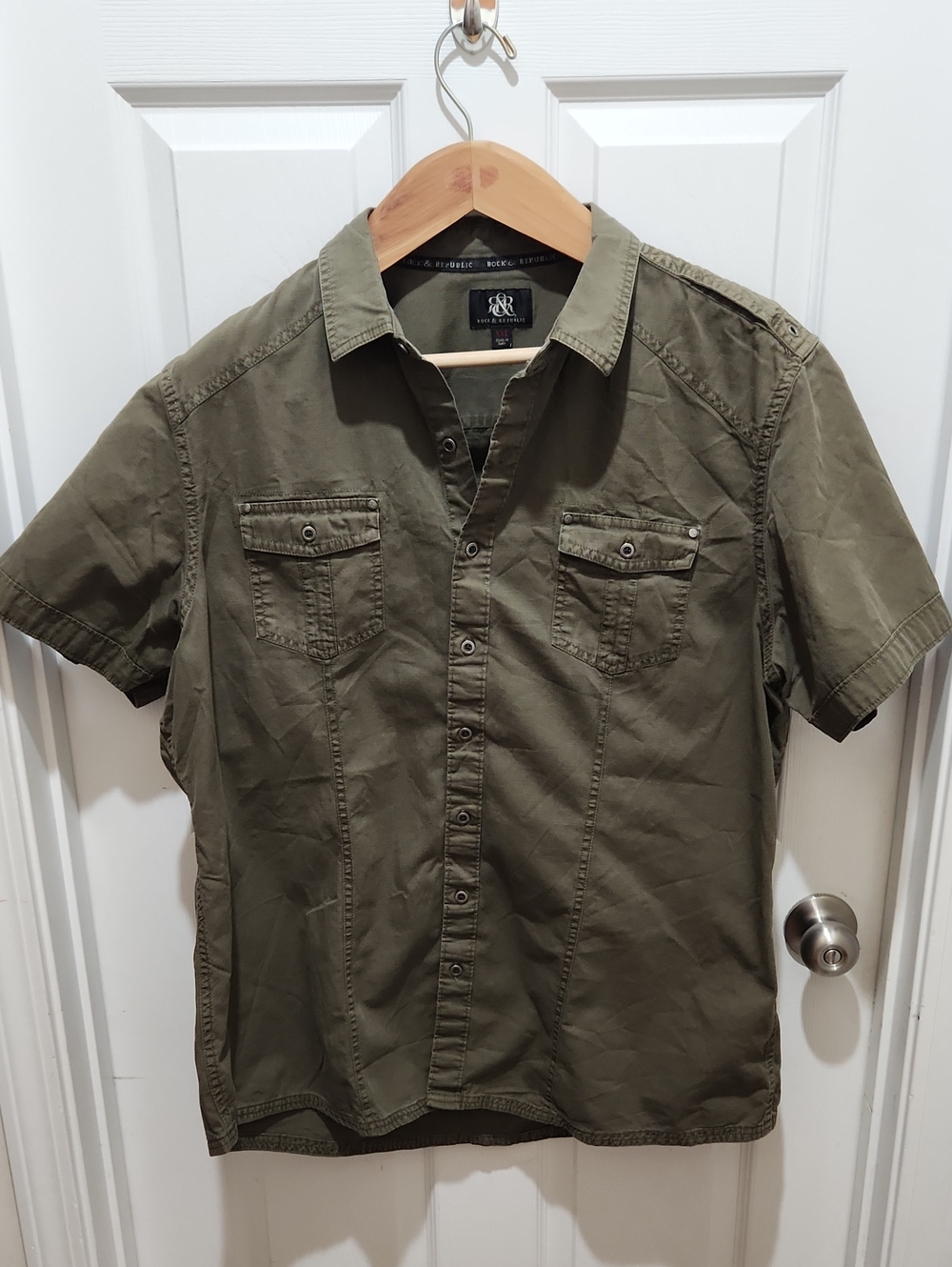 Rock & Republic Olive Short-Sleeve Button-Down Shirt